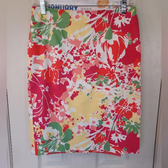 Talbots Petite Bright Colored Floral Pencil Skirt in Size 4P - Picture 1 of 11